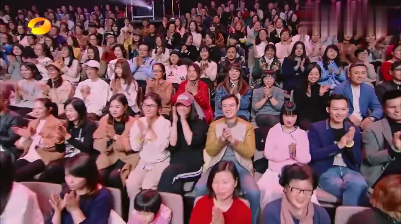 广州队训练开放日,今晨更衣室发声引欢呼,全明星赛在即,临场指挥获称赞的简单介绍 广州队训练开放日,今晨更衣室发声引欢呼,全明星赛在即,临场指挥获称赞的简单介绍